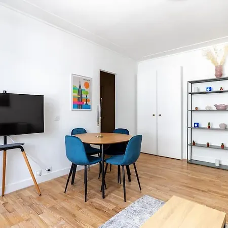 Montaigne/place De L'alma : Beautiful 4p Apartment *